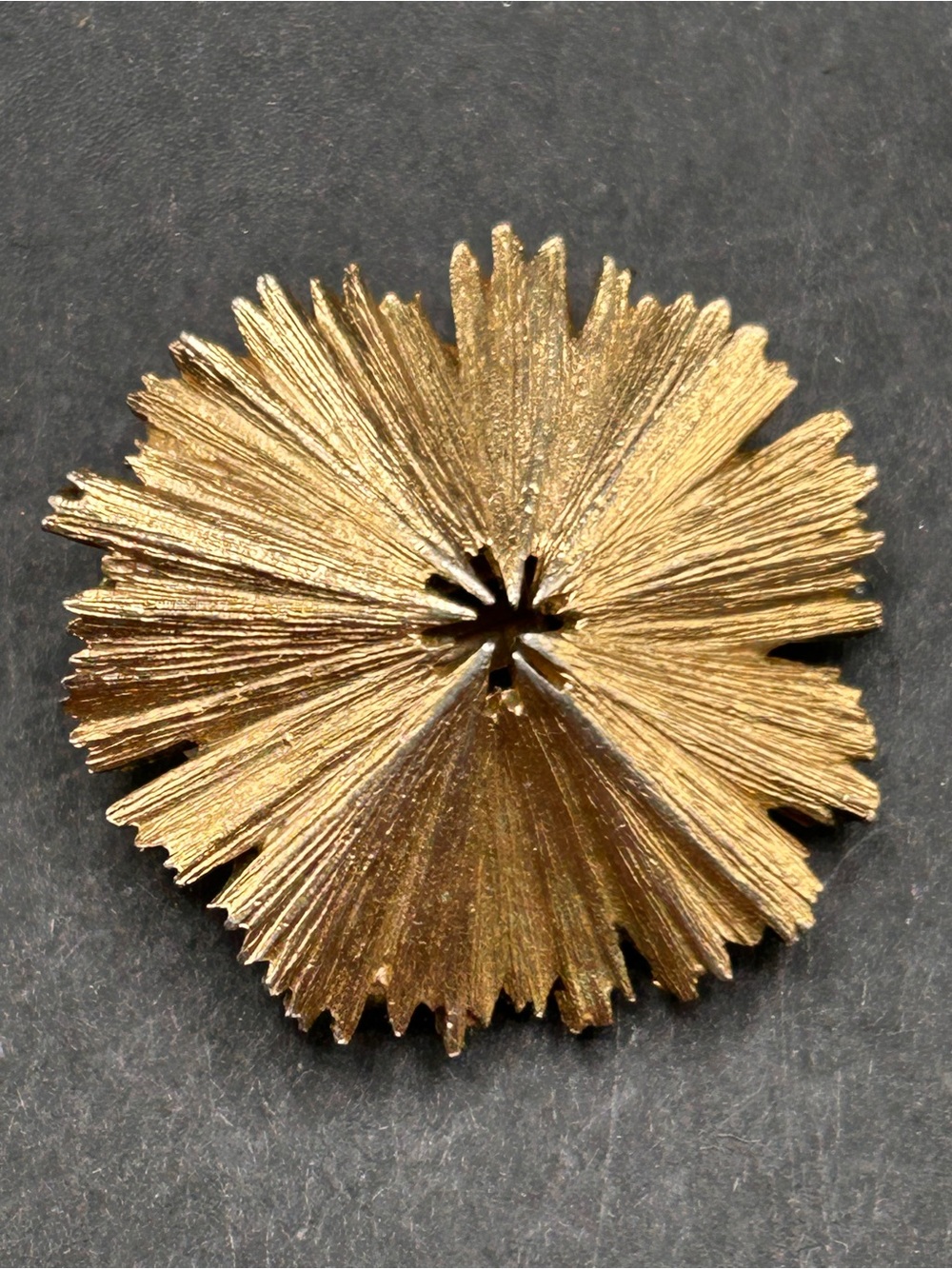 VTG Crown Trifari Gold Floral Burst Stud Clip Earrings - Picture 2 of 7